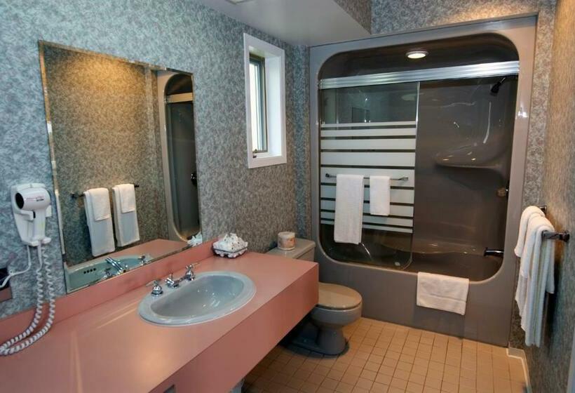 غرفة إدارية سرير كينج, Daigle's Motel