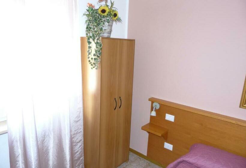 スタンダードルーム, Le Colline Del Garda