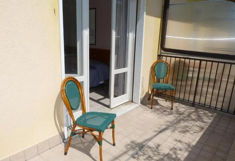 スタンダードトリプルルーム, Le Colline Del Garda