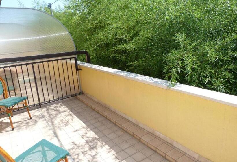 スタンダードトリプルルーム, Le Colline Del Garda