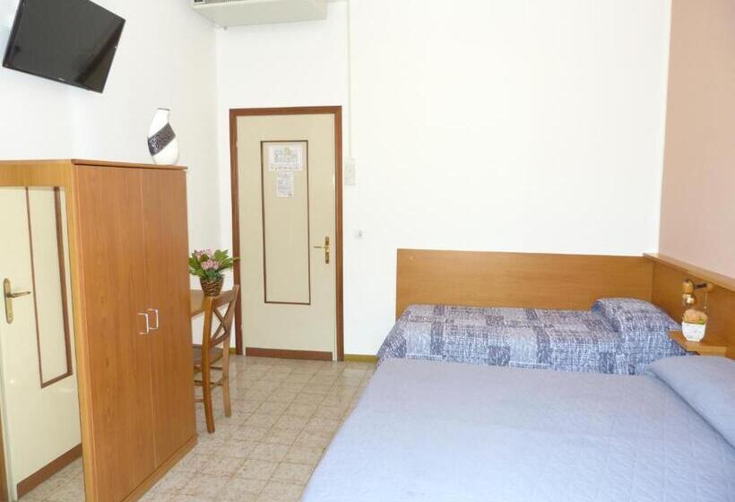 スタンダードトリプルルーム, Le Colline Del Garda