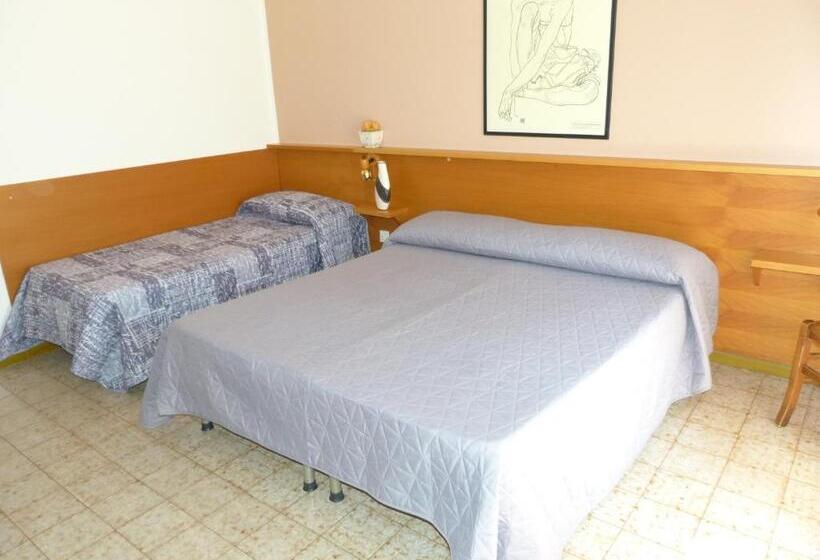 スタンダードトリプルルーム, Le Colline Del Garda