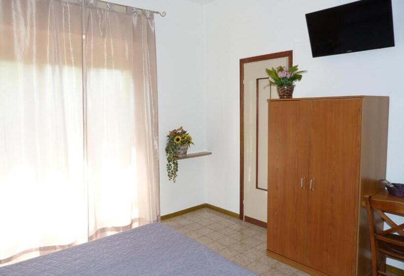 スタンダードトリプルルーム, Le Colline Del Garda