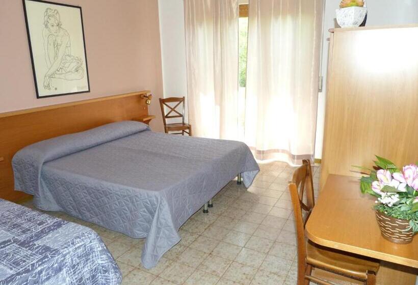 スタンダードトリプルルーム, Le Colline Del Garda