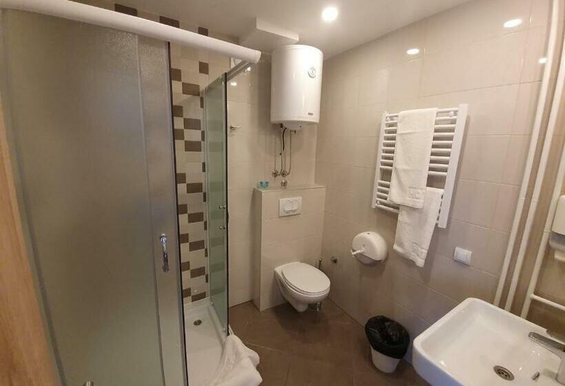 اتاق استاندارد با بالکن, Premium Crown Suites