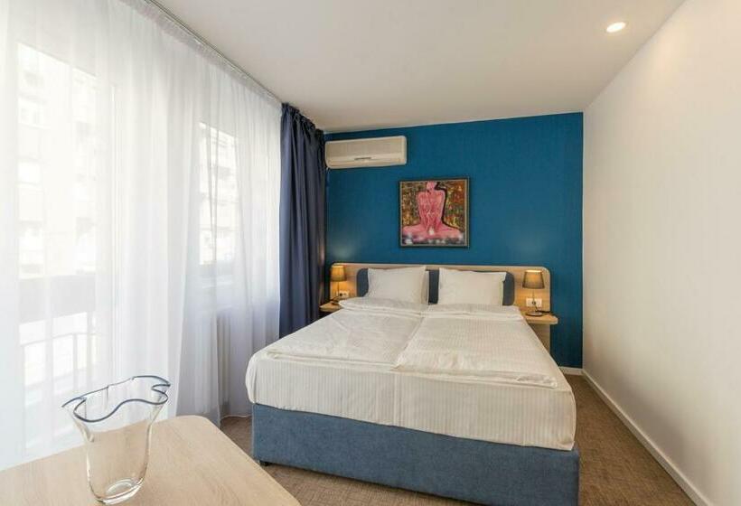 اتاق استاندارد با بالکن, Premium Crown Suites