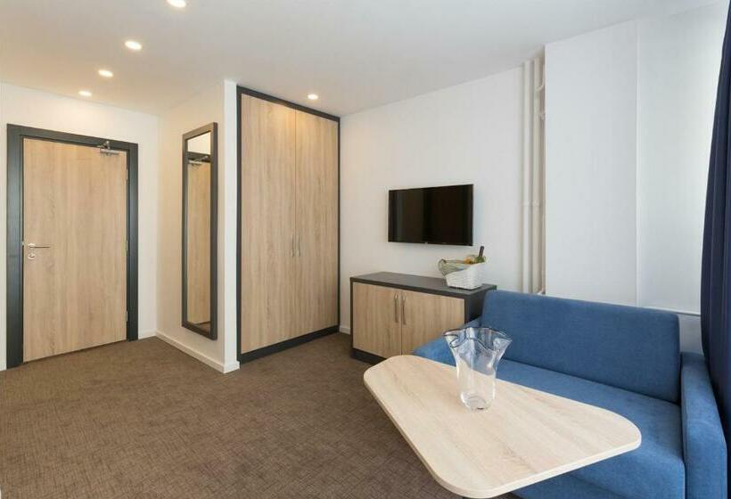 اتاق استاندارد با بالکن, Premium Crown Suites