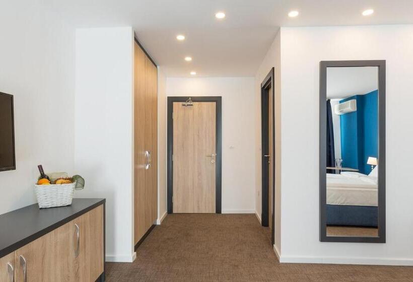 سوئیت 2 خوابه, Premium Crown Suites