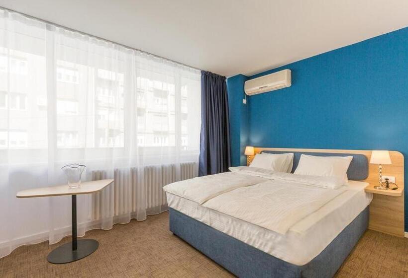 اتاق استاندارد با تراس, Premium Crown Suites