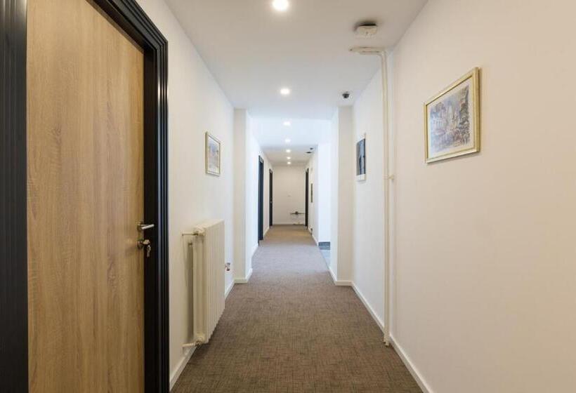 اتاق استاندارد با تراس, Premium Crown Suites