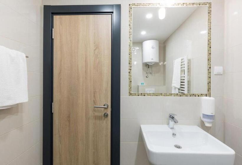 اتاق استاندارد با تخت بزرگ, Premium Crown Suites