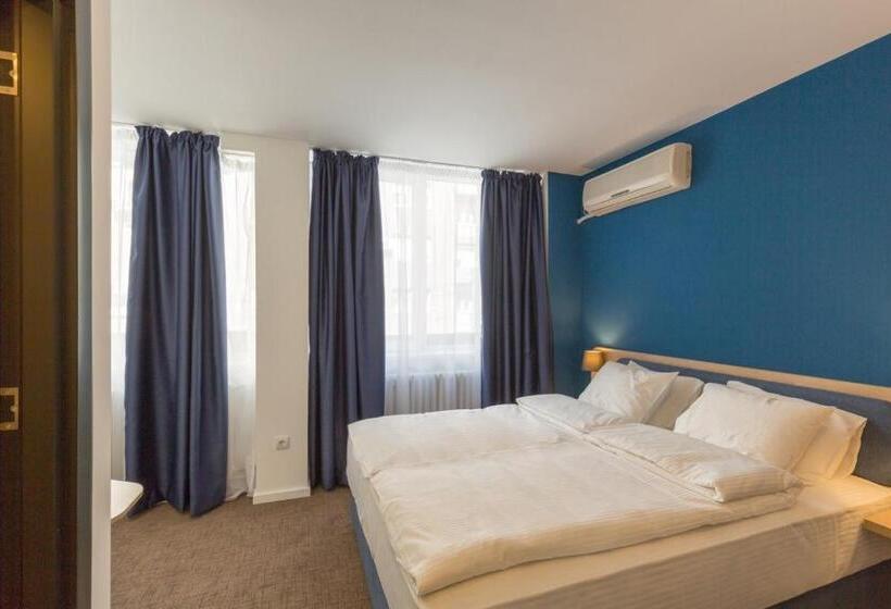 اتاق استاندارد با تخت بزرگ, Premium Crown Suites