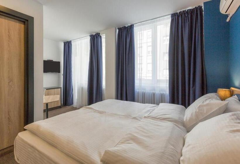 اتاق استاندارد با تخت بزرگ, Premium Crown Suites