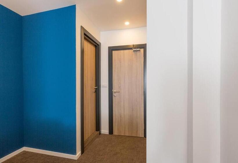 اتاق اکونومی, Premium Crown Suites