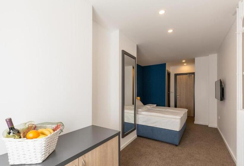 اتاق اکونومی, Premium Crown Suites