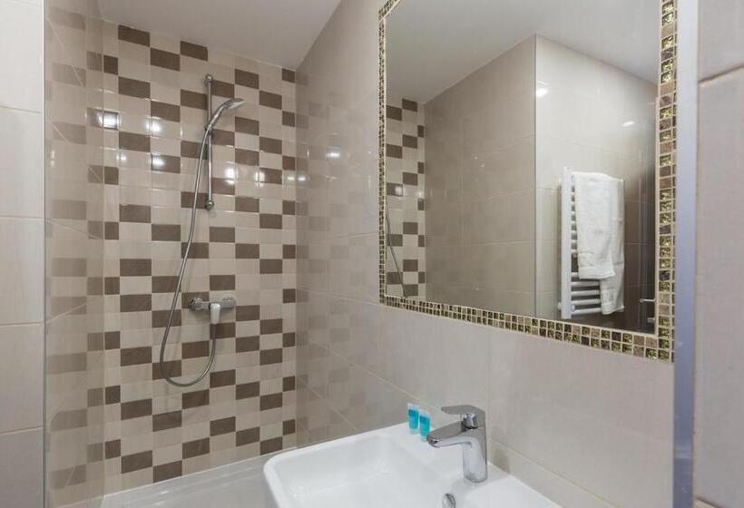 اتاق اکونومی, Premium Crown Suites