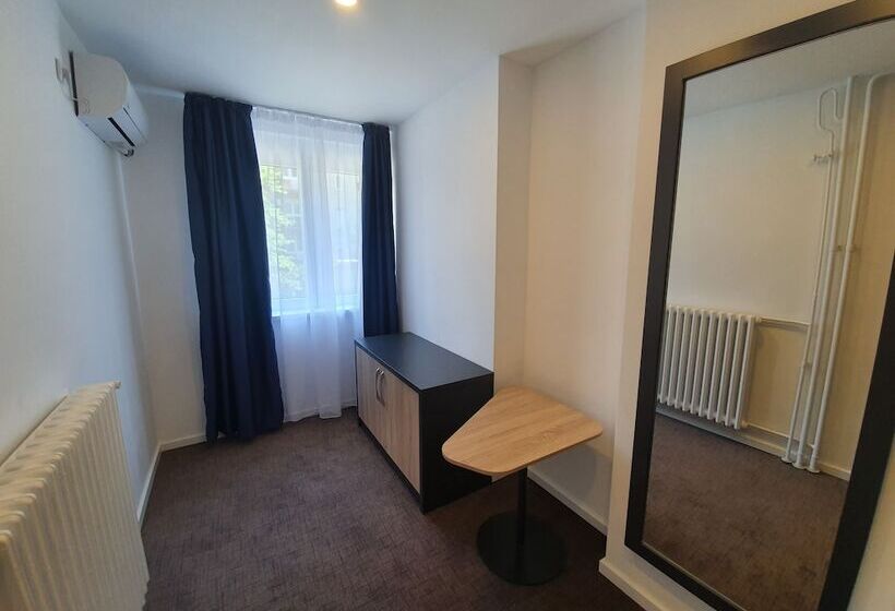 اتاق اکونومی, Premium Crown Suites