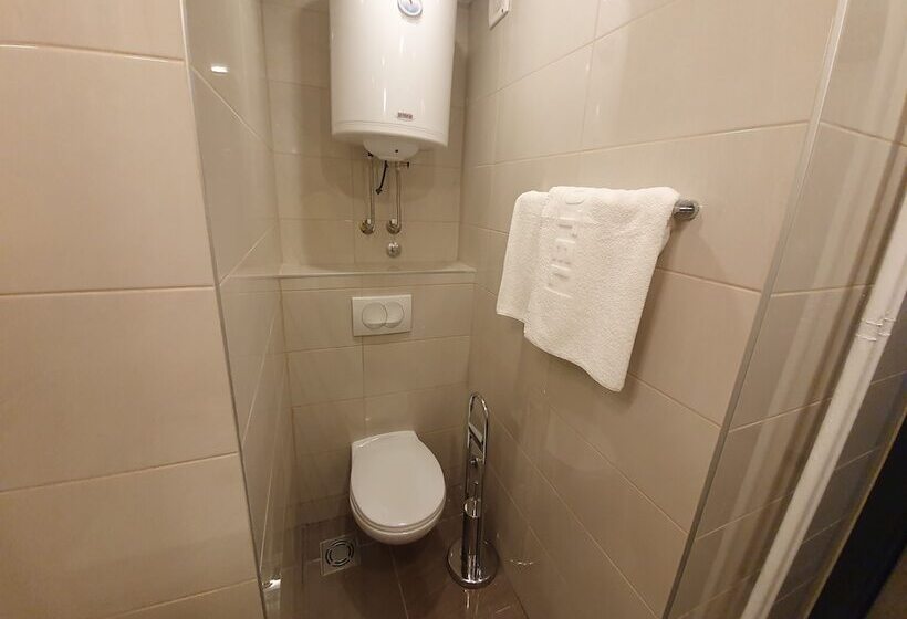 اتاق اکونومی, Premium Crown Suites