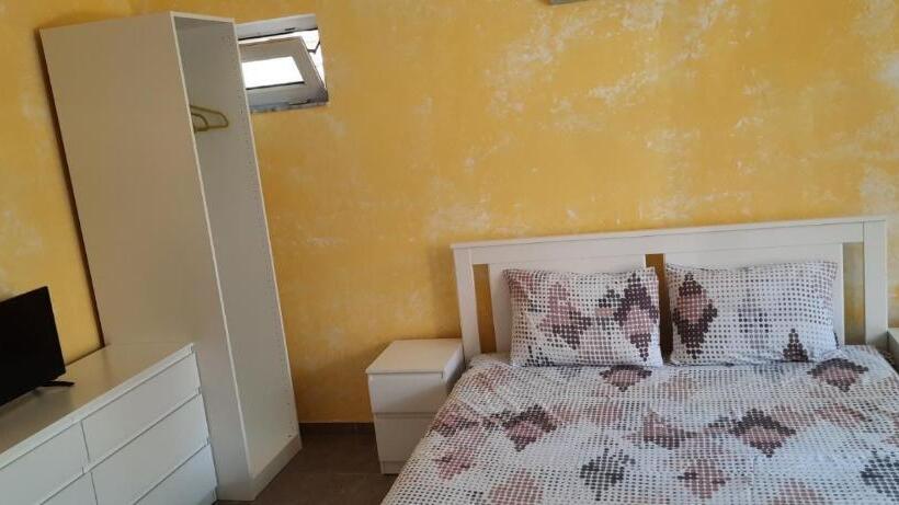 اتاق لوکس, Guest House Ofilovi