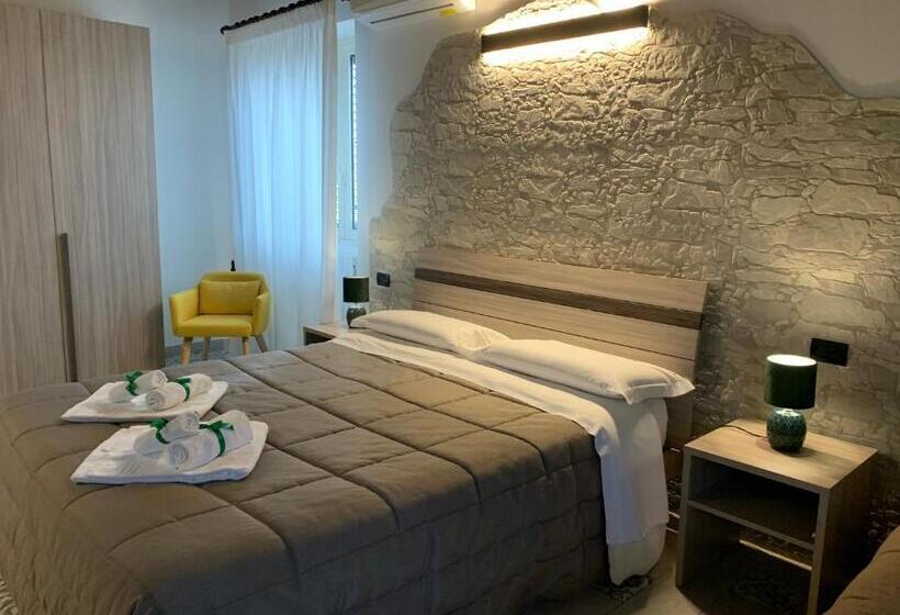 스탠다드 룸 킹사이즈 침대, Villa Anna Guesthouse