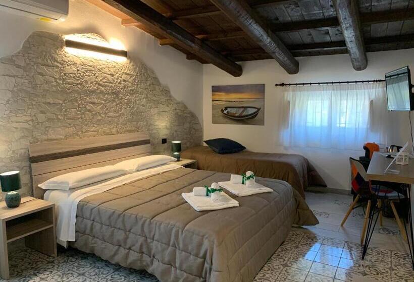 디럭스 룸 킹사이즈 침대, Villa Anna Guesthouse