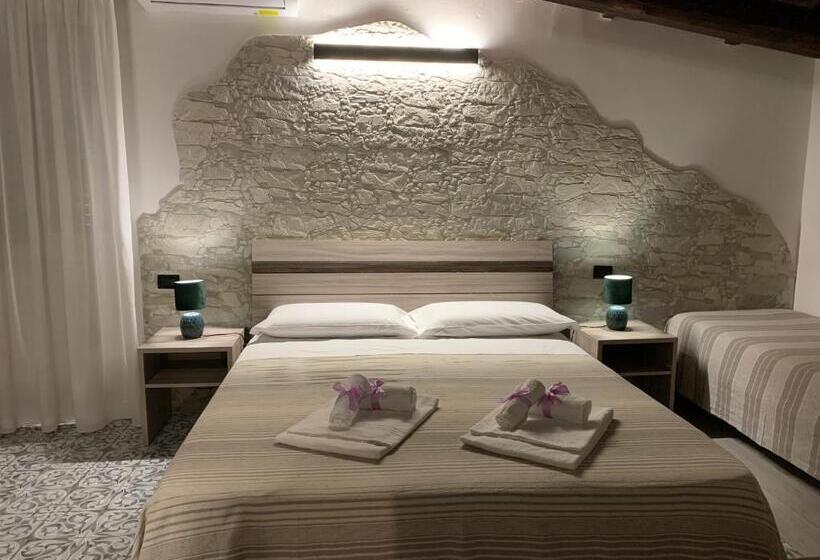 스탠다드 룸 킹사이즈 침대, Villa Anna Guesthouse