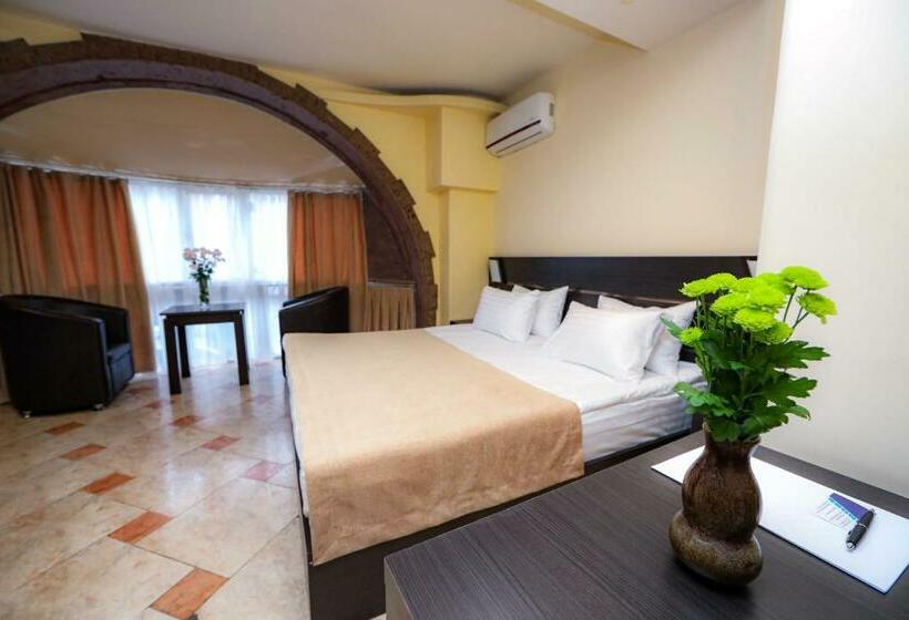 스탠다드 룸, Skyline Hotel Yerevan