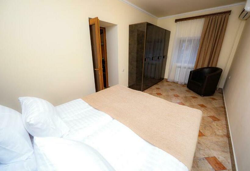 수피리어 스위트, Skyline Hotel Yerevan