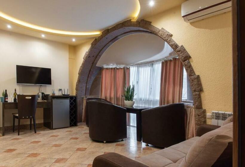 스탠다드 룸, Skyline Hotel Yerevan