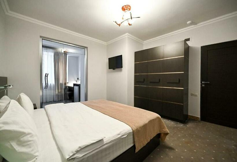 주니어 스위트, Skyline Hotel Yerevan