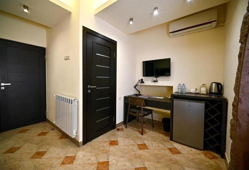 주니어 스위트, Skyline Hotel Yerevan