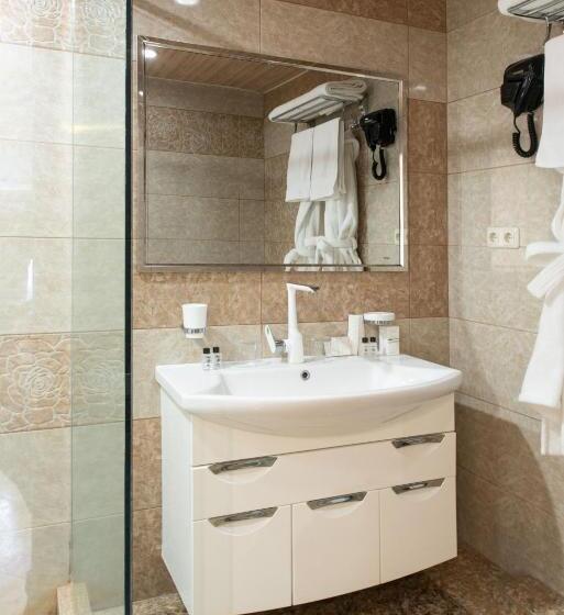수피리어 스위트, Skyline Hotel Yerevan