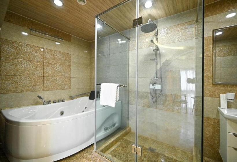 수피리어 스위트, Skyline Hotel Yerevan