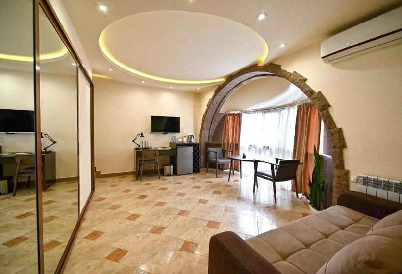 수피리어 스위트, Skyline Hotel Yerevan