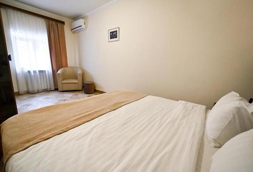 수피리어 스위트, Skyline Hotel Yerevan