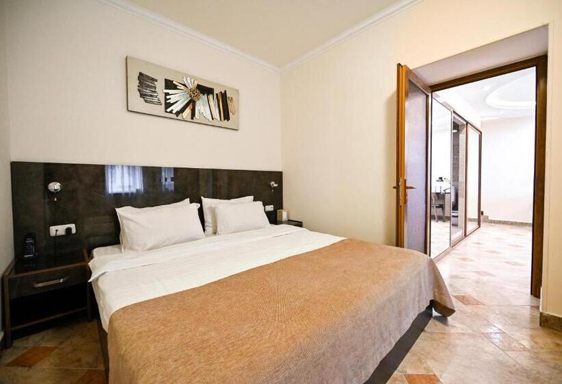 수피리어 스위트, Skyline Hotel Yerevan