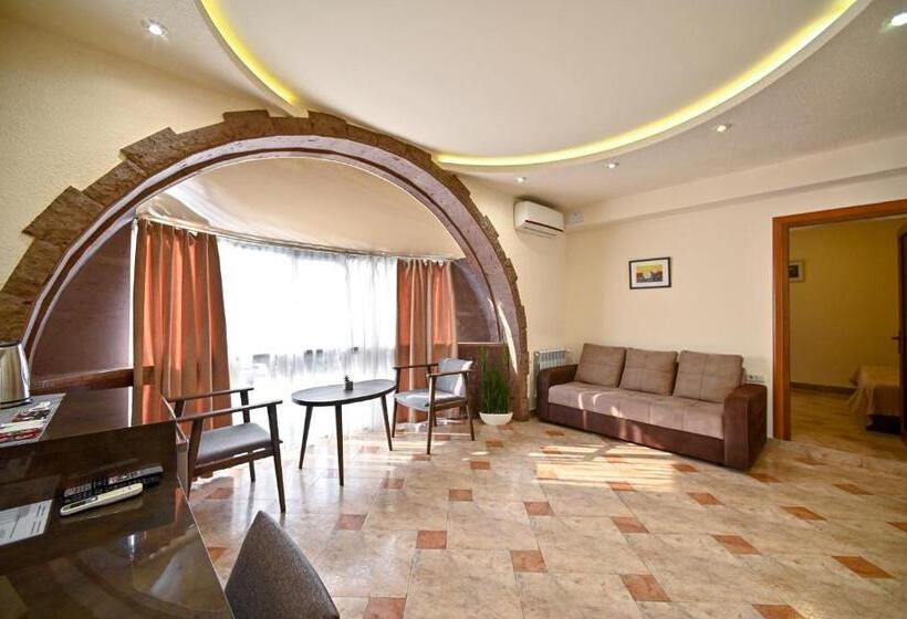 수피리어 스위트, Skyline Hotel Yerevan