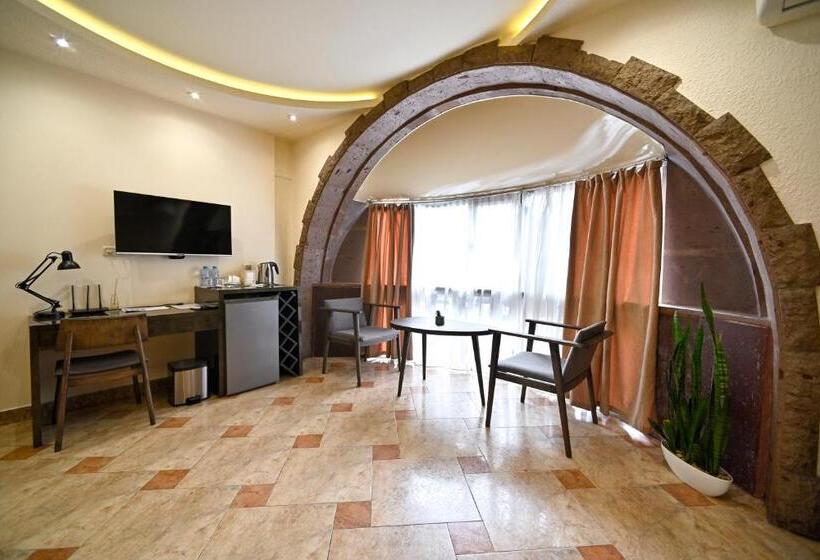 수피리어 스위트, Skyline Hotel Yerevan