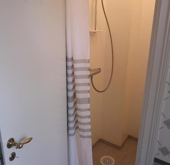 חדר סטנדרט חדר אמבטיה משותף, Gustafsbergs Badhotell & Vandrarhem