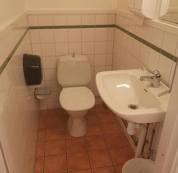 חדר אקונומי לשלושה, Gustafsbergs Badhotell & Vandrarhem