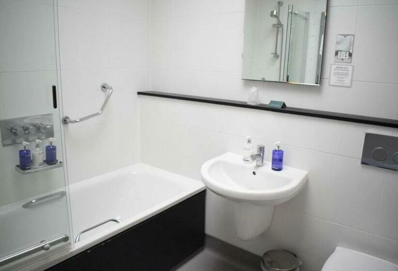 带3个卧室的套间, Knoll House