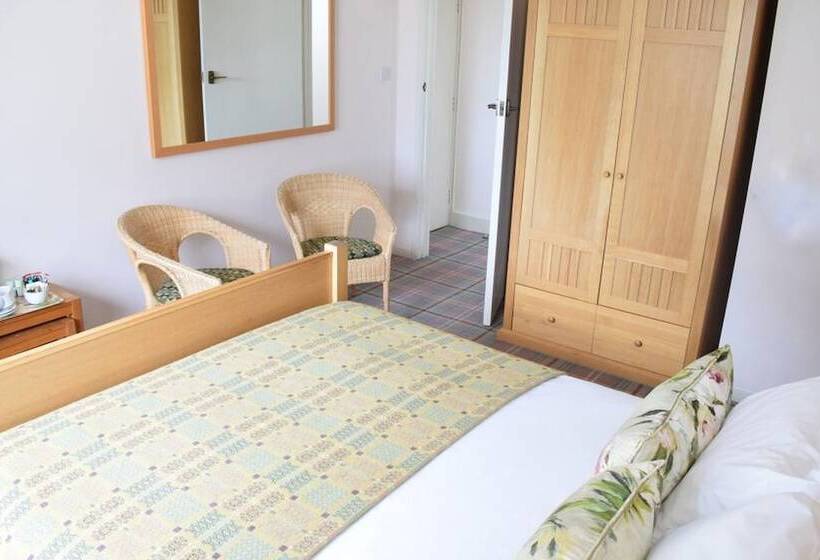 带3个卧室的套间, Knoll House