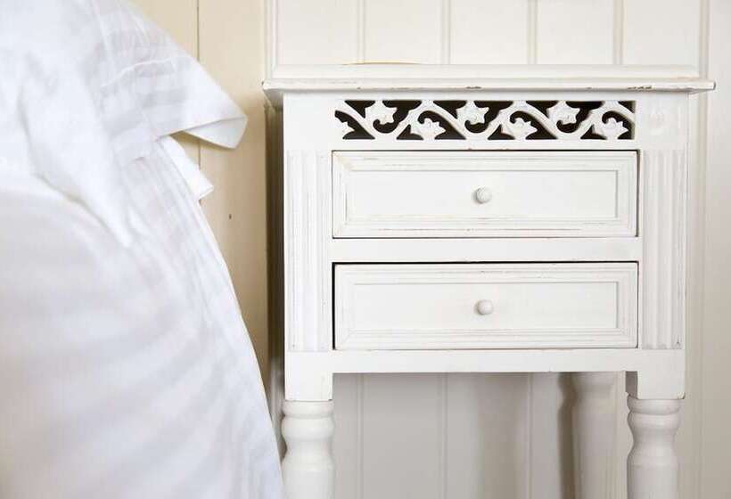 带3个卧室的套间, Knoll House