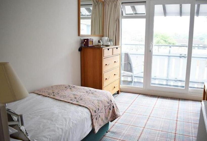 带阳台套房, Knoll House