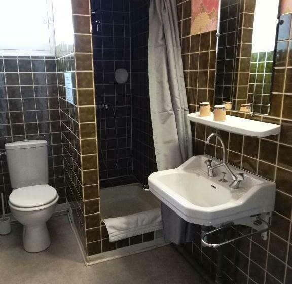 经济房, L'auberge De Lugos