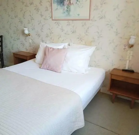 エコノミールーム, L'auberge De Lugos