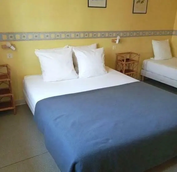 エコノミートリプルルーム, L'auberge De Lugos