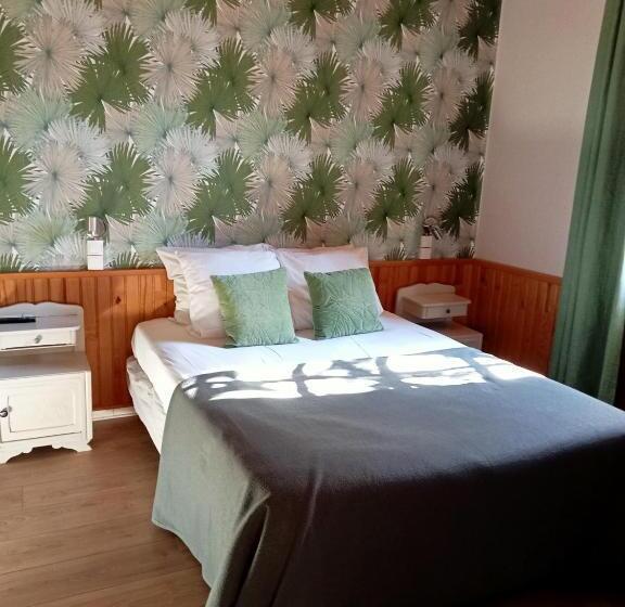 经济房, L'auberge De Lugos