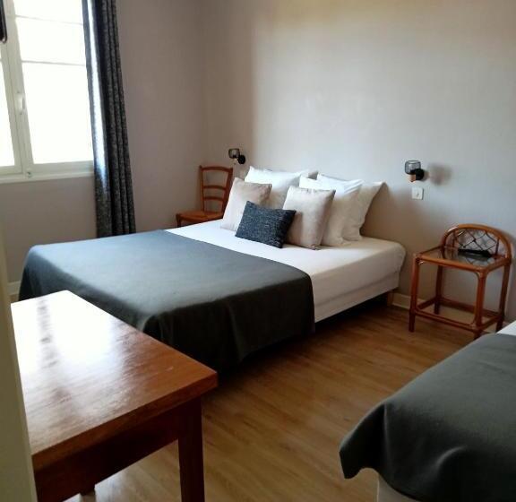 标准三人间, L'auberge De Lugos