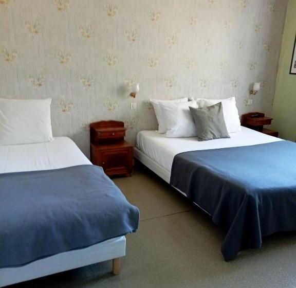 标准三人间, L'auberge De Lugos